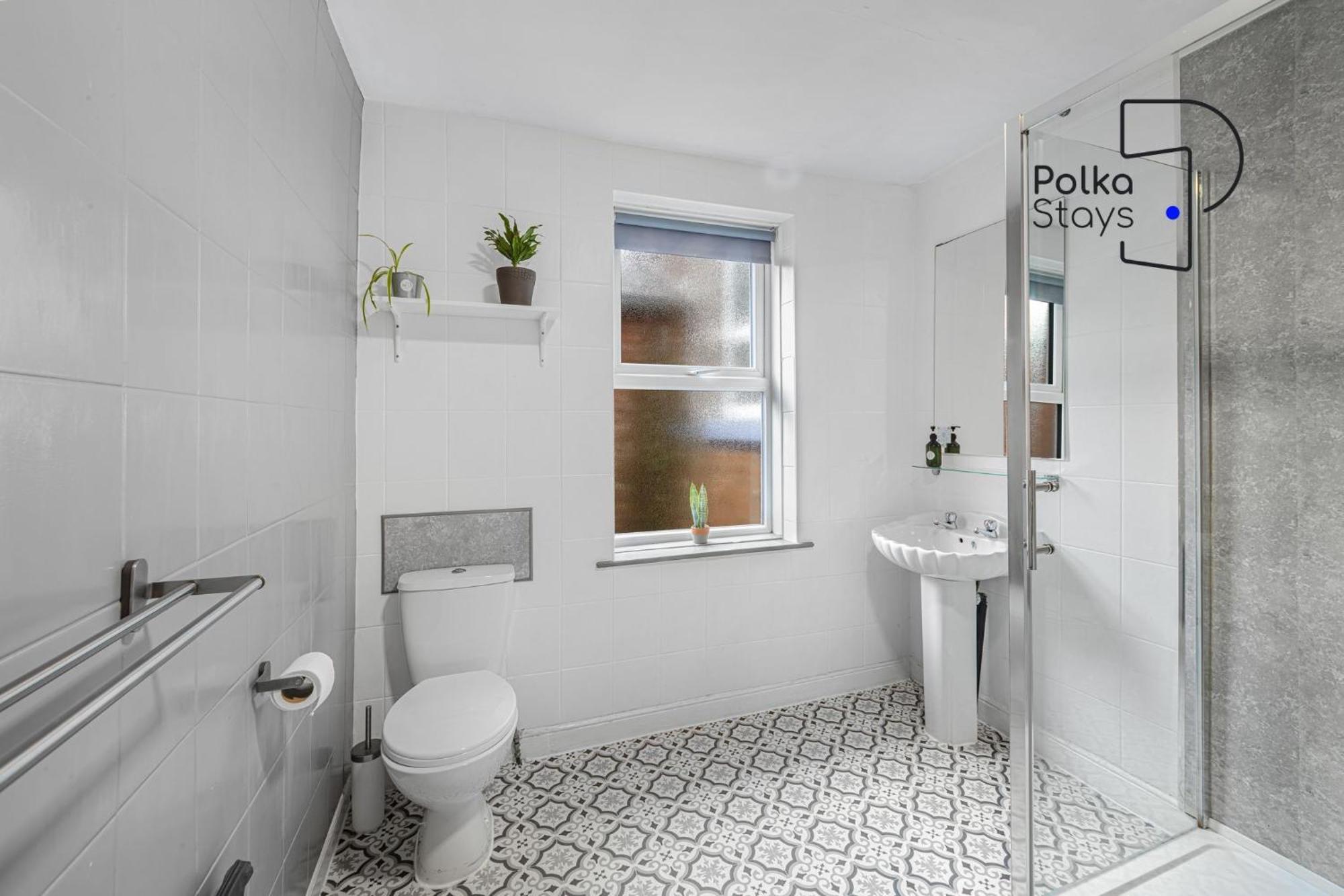 Polkadot Winter Gardens - Large Modern Apartments In Blackpool By Polkastays Exterior foto