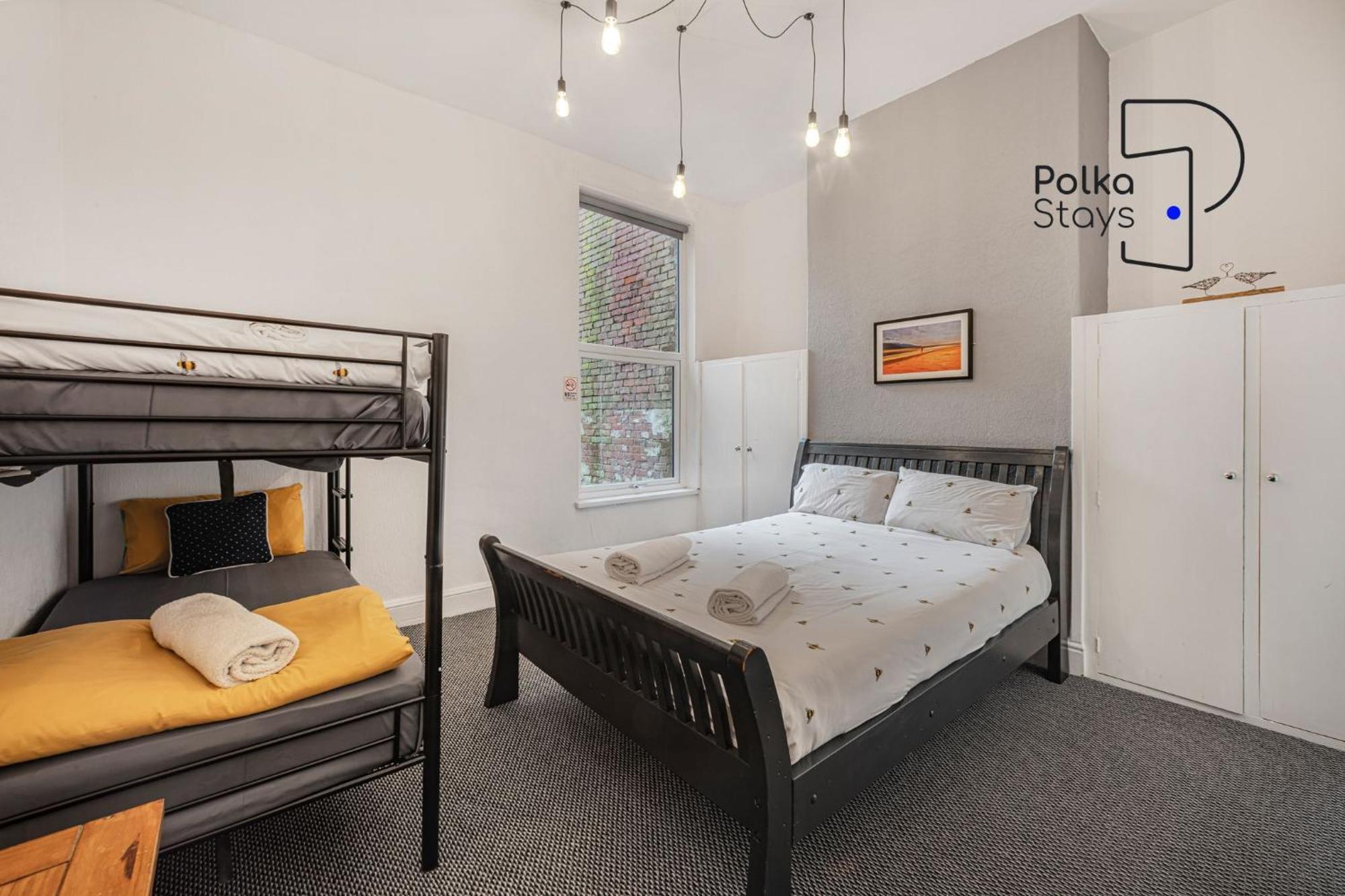 Polkadot Winter Gardens - Large Modern Apartments In Blackpool By Polkastays Exterior foto